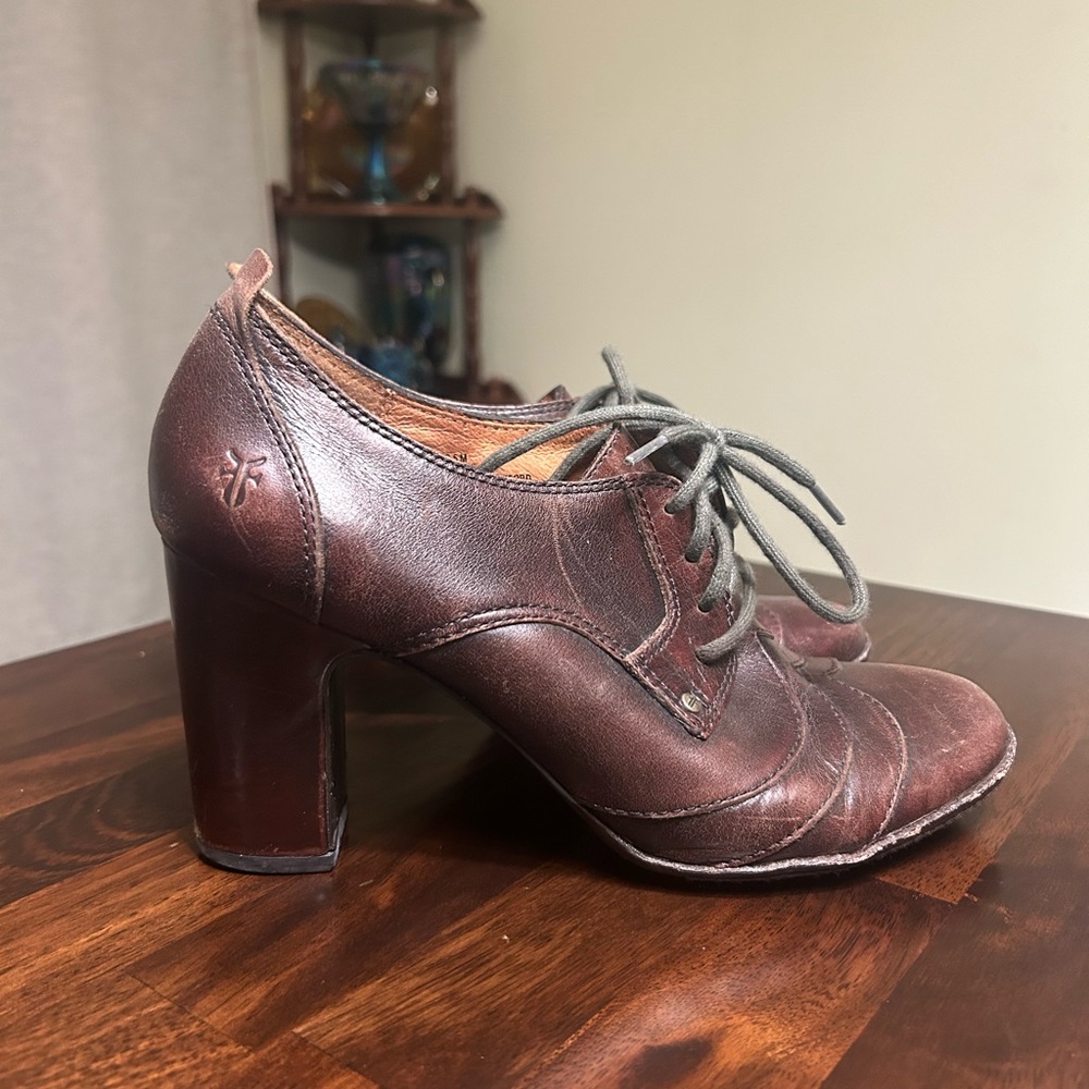 Frye “Adrienne Oxford” Brown Leather 3” Heeled Shoes